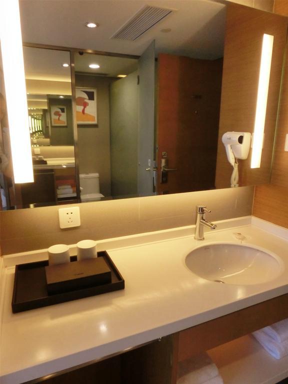 Ji Hotel Guangzhou Zhujiang New Town Номер фото