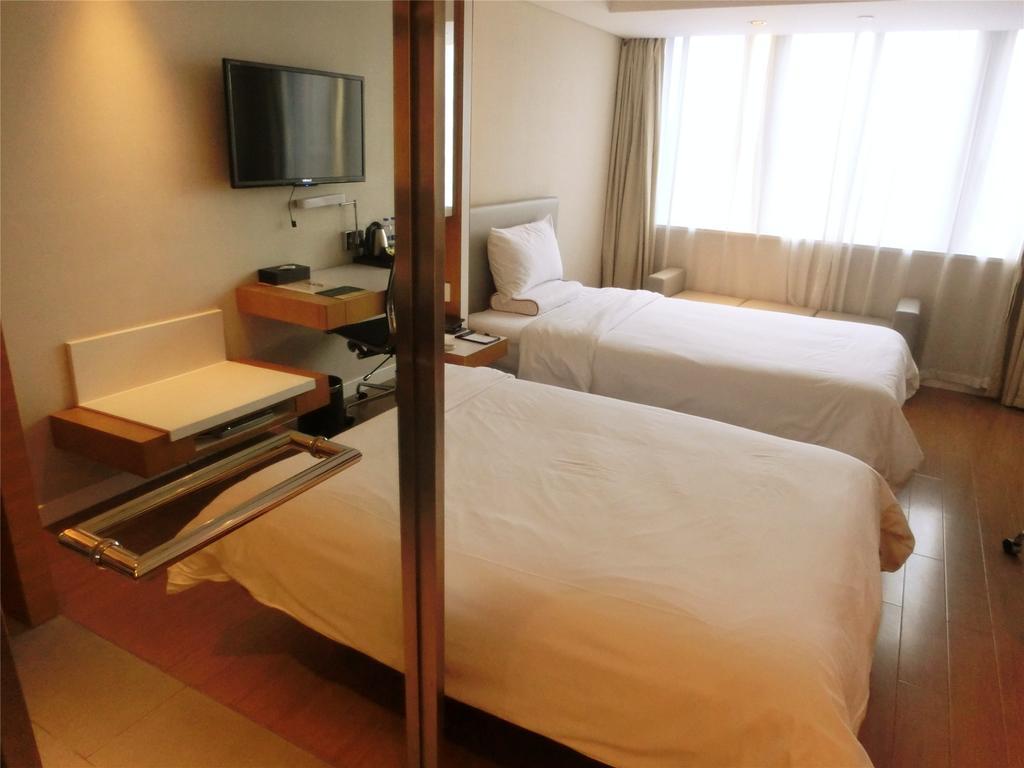 Ji Hotel Guangzhou Zhujiang New Town Экстерьер фото