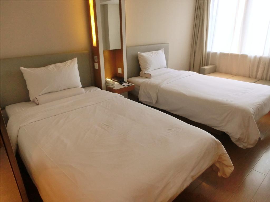 Ji Hotel Guangzhou Zhujiang New Town Экстерьер фото